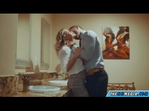 ❤️ Когато наедряла блондинка ви съблазни в обществена тоалетна Порн видео в bg.mypornpics.ru ❌❤